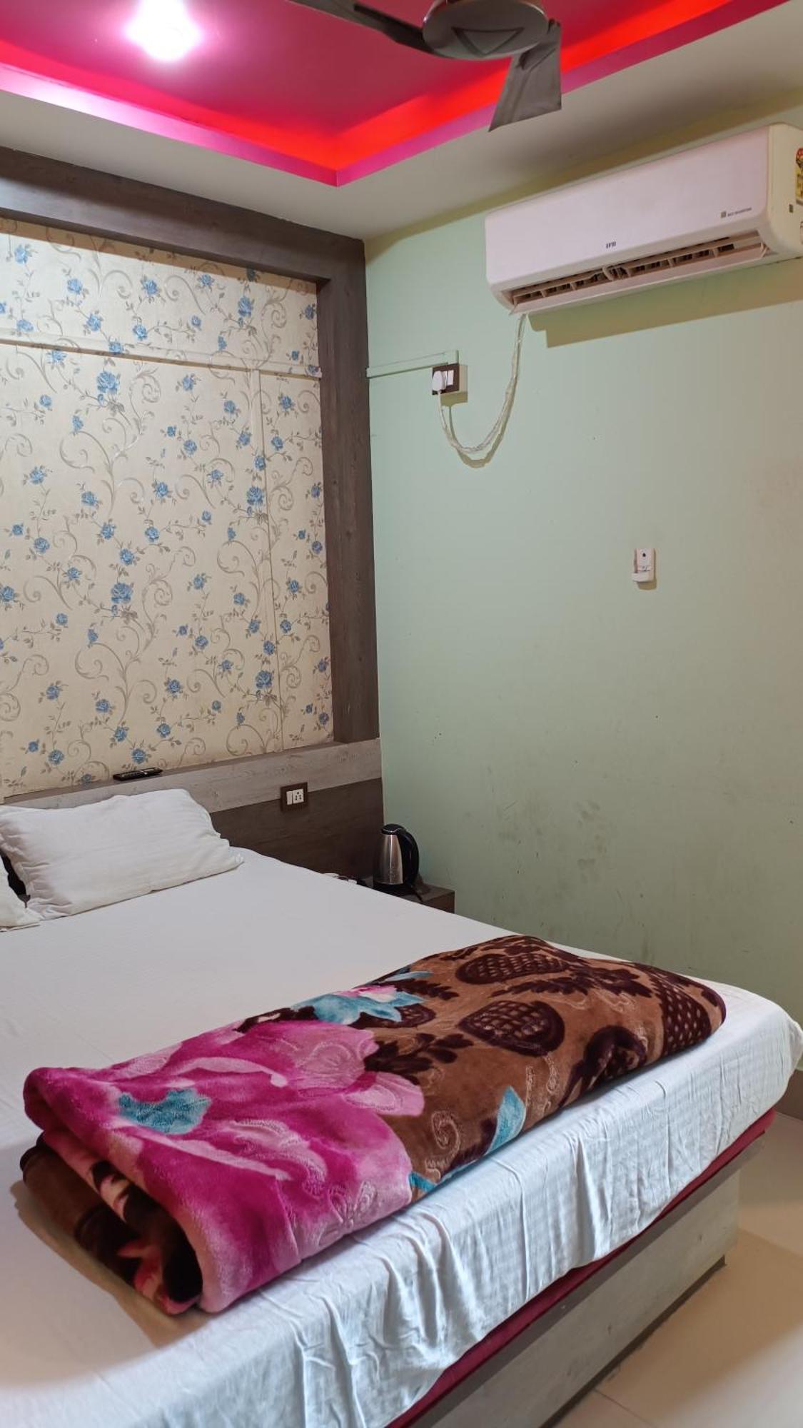 Hotel Srimanta Sankardev Majuli エクステリア 写真